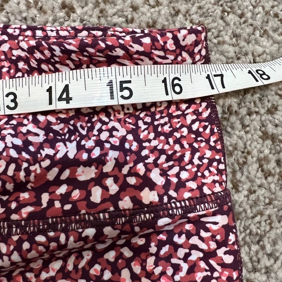 GAP Fit Capri Leggings Mini Cheetah Print Large - Picture 6 of 8